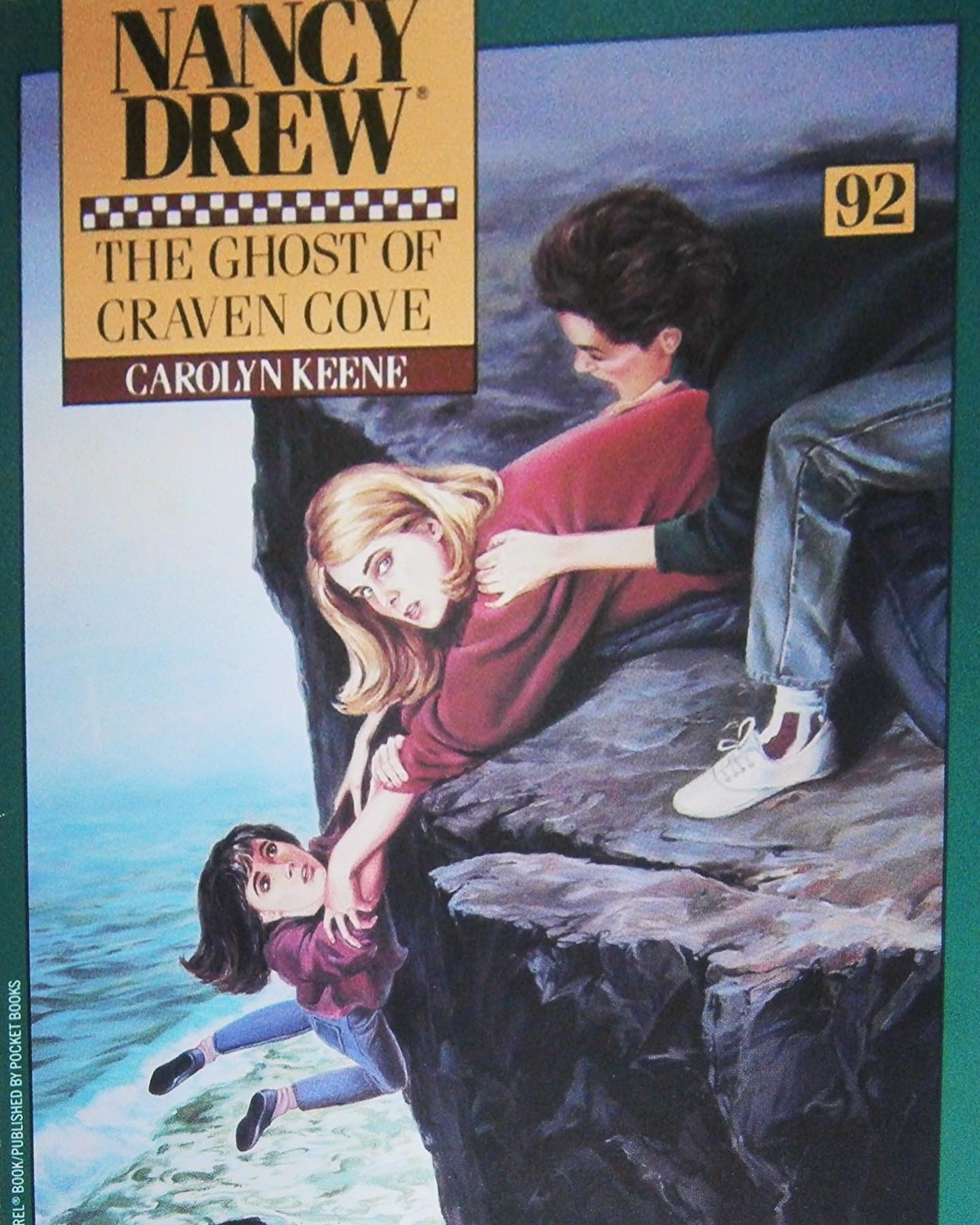 I just finished #theghostofcravencove. 😁
When I read some of the other reviews about it, quite a few people complained about the tempo, “too slow!”, they said. But I didn’t mind. I rather fancied this book. Nancy in Maine, fishermen, lobsters 🦞, caves, fog, a ghost 👻 and more seafood. That’s all I need! 🤘🏻😎

#nancydrew #nancydrewmysterystories #carolynkeene